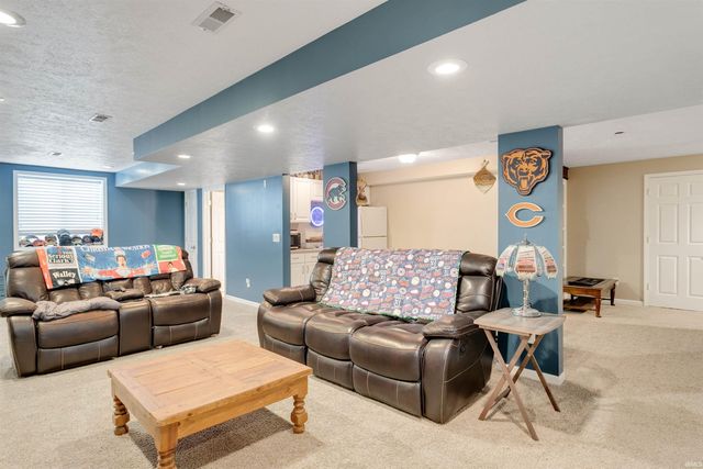 1507 Kingsman Way, Osceola, IN 46561