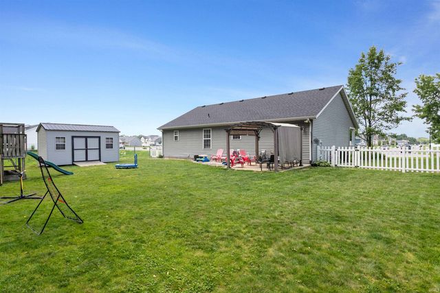 1507 Kingsman Way, Osceola, IN 46561