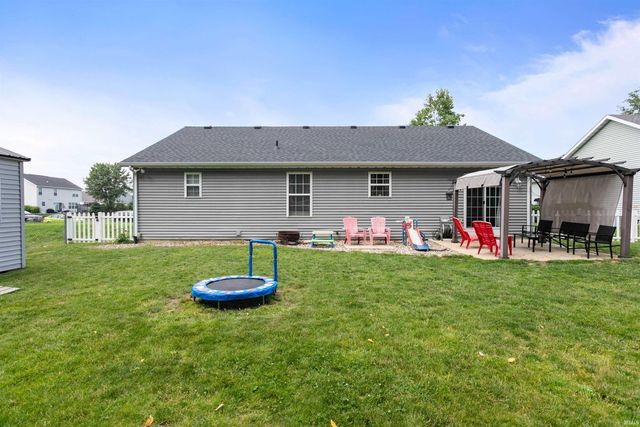1507 Kingsman Way, Osceola, IN 46561