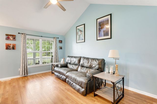 1507 Kingsman Way, Osceola, IN 46561