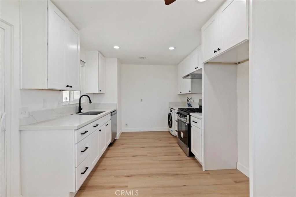 Image 14 of property listing at 5566 Daisy, 29 Palms, CA 92277