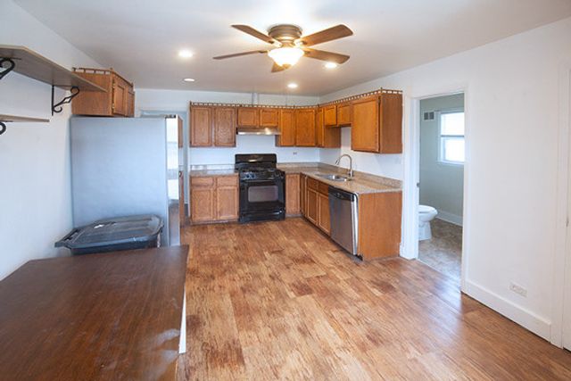 329 S Monterey Avenue, Villa Park, IL 60181