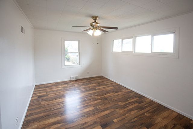 329 S Monterey Avenue, Villa Park, IL 60181