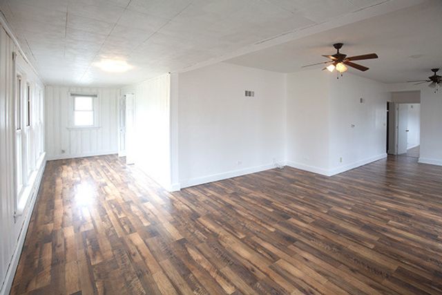 329 S Monterey Avenue, Villa Park, IL 60181