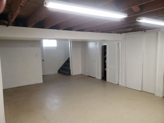 329 S Monterey Avenue, Villa Park, IL 60181