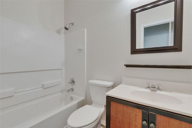 521 New Country RD, Kyle, TX 78640