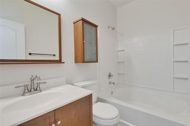 521 New Country RD, Kyle, TX 78640