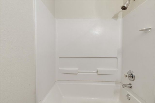 521 New Country RD, Kyle, TX 78640