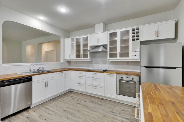 521 New Country RD, Kyle, TX 78640