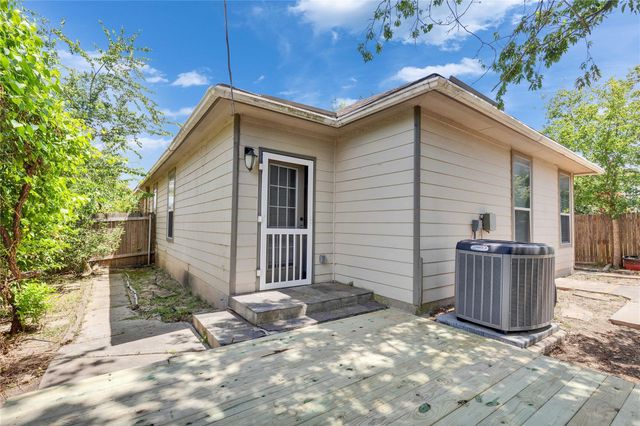 521 New Country RD, Kyle, TX 78640