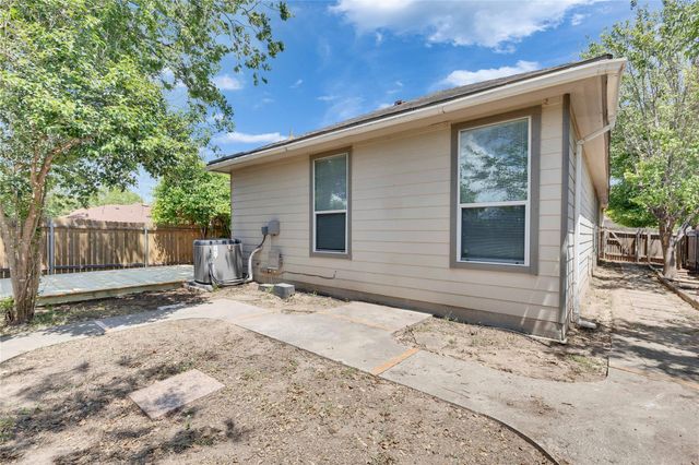 521 New Country RD, Kyle, TX 78640