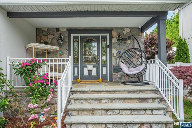 95 Highwood Avenue, Englewood, NJ 07631