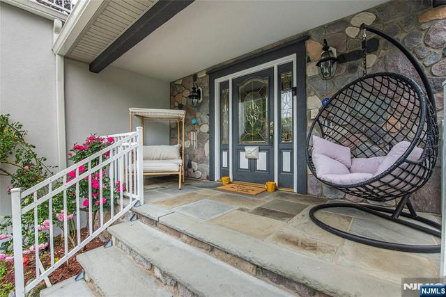 95 Highwood Avenue, Englewood, NJ 07631
