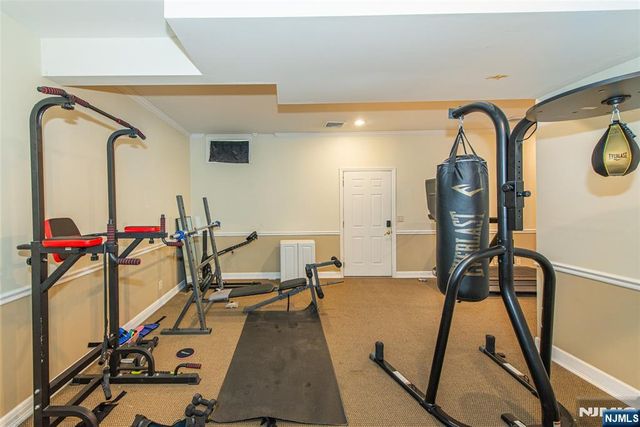 95 Highwood Avenue, Englewood, NJ 07631