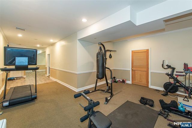 95 Highwood Avenue, Englewood, NJ 07631