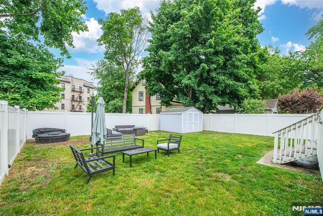 95 Highwood Avenue, Englewood, NJ 07631