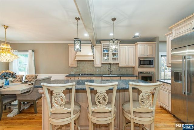 95 Highwood Avenue, Englewood, NJ 07631
