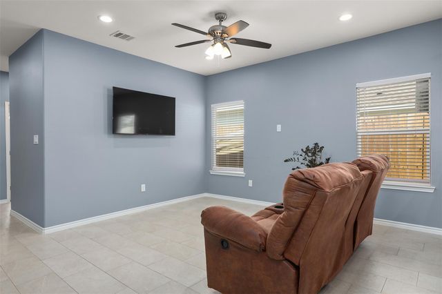 2518 33rd Avenue N, Texas City, TX 77590