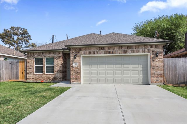 2518 33rd Avenue N, Texas City, TX 77590