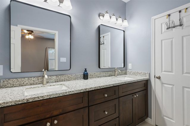 2518 33rd Avenue N, Texas City, TX 77590