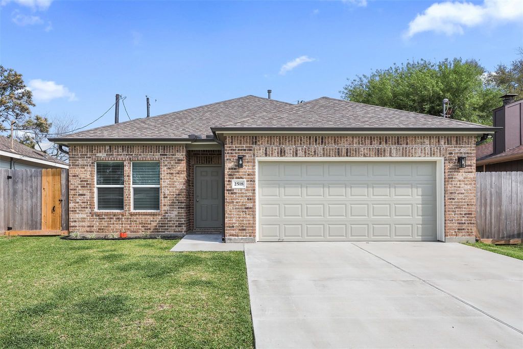 2518 33rd Avenue N, Texas City, TX 77590