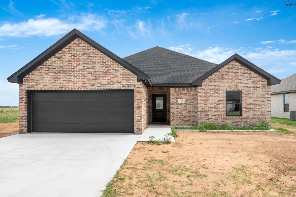 1428 AMHERST STREET, Burkburnett, TX 76354