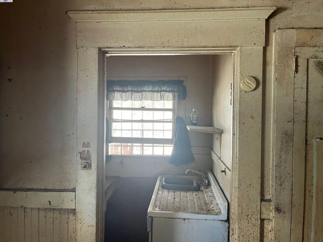 2134 E 23rd, Oakland, CA 94606