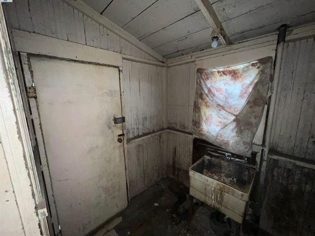 2134 E 23rd, Oakland, CA 94606