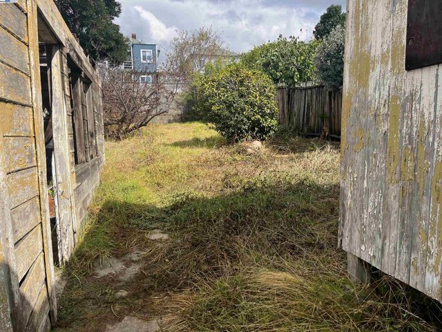 2134 E 23rd, Oakland, CA 94606