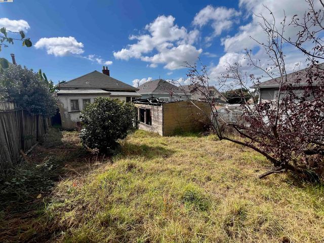 2134 E 23rd, Oakland, CA 94606