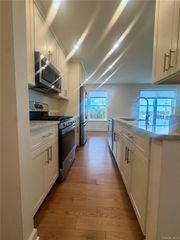 305 Sixth Avenue 6A, Pelham, NY 10803