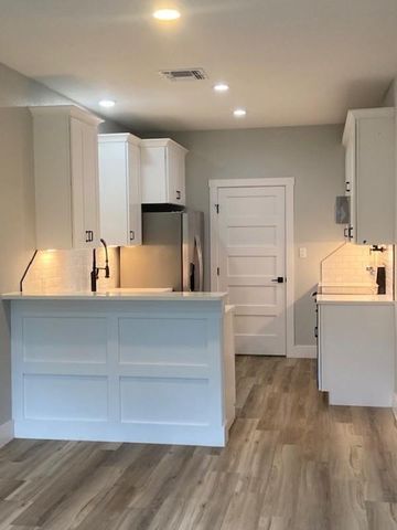 116 Field ST, Luling, TX 78648