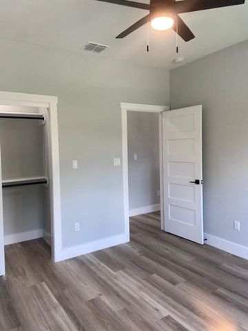 116 Field ST, Luling, TX 78648