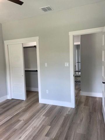 116 Field ST, Luling, TX 78648