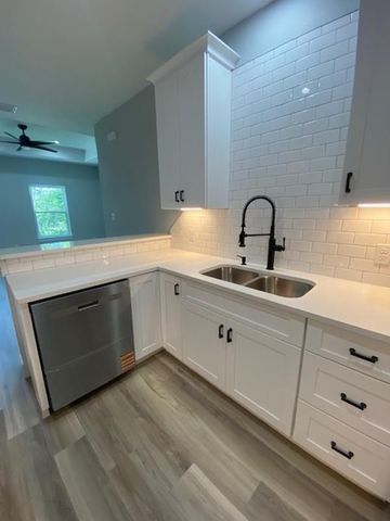 116 Field ST, Luling, TX 78648