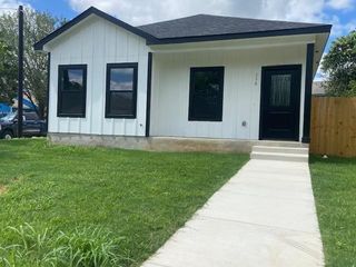 116 Field ST, Luling, TX 78648