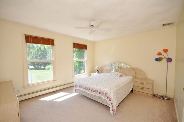 9 Breezy Point Way, Acton, MA 01720