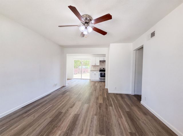 2505 Plaza Street, Arlington, TX 76010