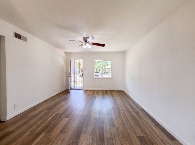 2505 Plaza Street, Arlington, TX 76010