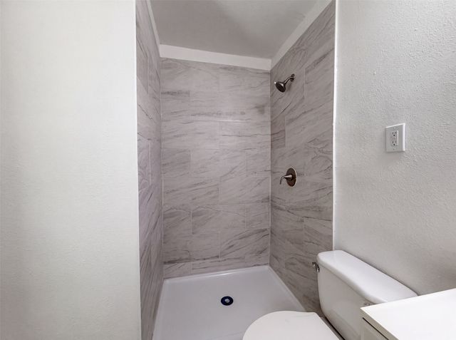 2505 Plaza Street, Arlington, TX 76010