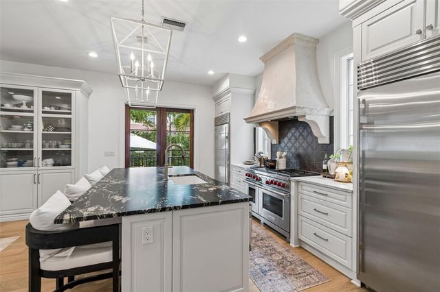 4535 W SWANN AVENUE, Tampa, FL 33609