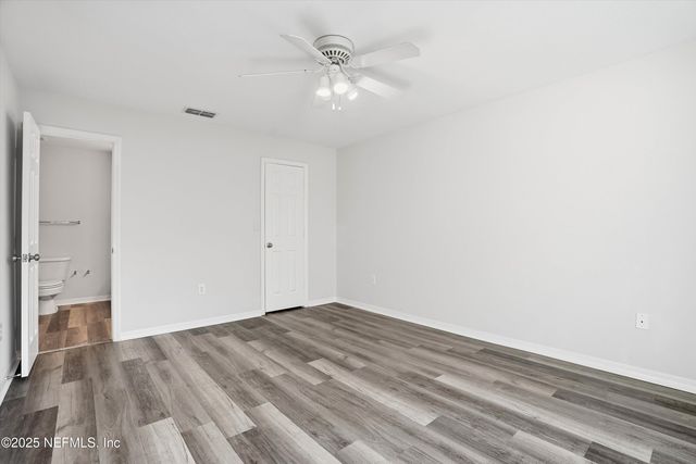 7800 POINT MEADOWS Drive 137, Jacksonville, FL 32256