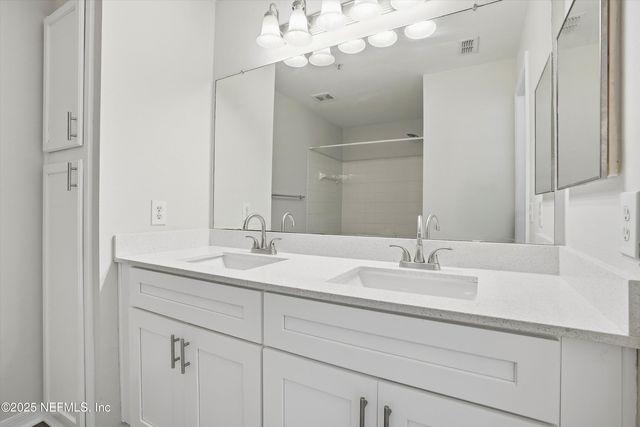 7800 POINT MEADOWS Drive 137, Jacksonville, FL 32256