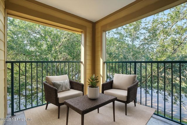 7800 POINT MEADOWS Drive 137, Jacksonville, FL 32256