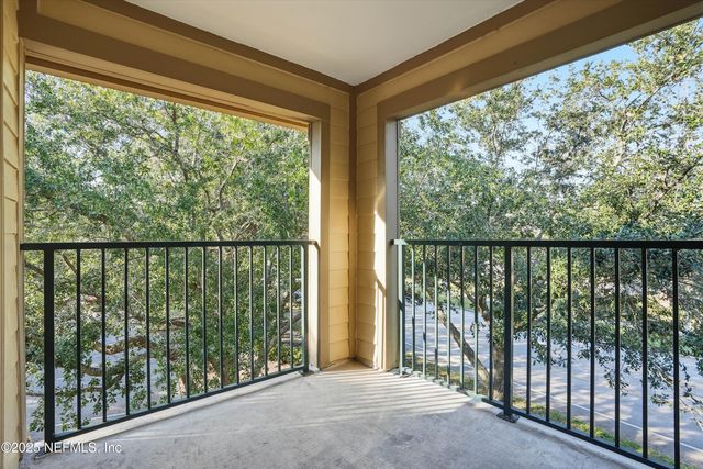 7800 POINT MEADOWS Drive 137, Jacksonville, FL 32256