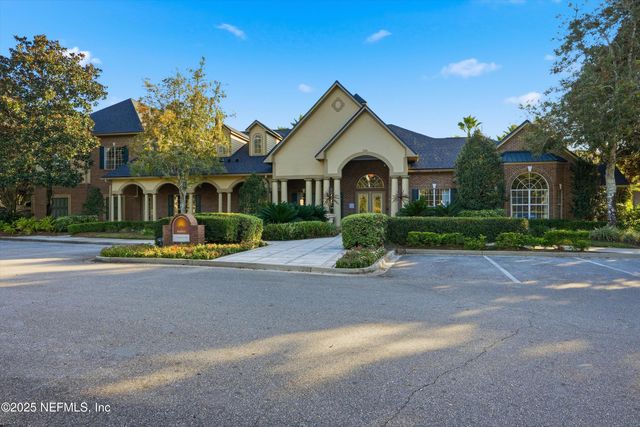 7800 POINT MEADOWS Drive 137, Jacksonville, FL 32256