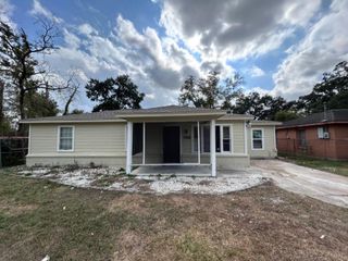 7918 Woodlyn Road, Houston, TX 77028