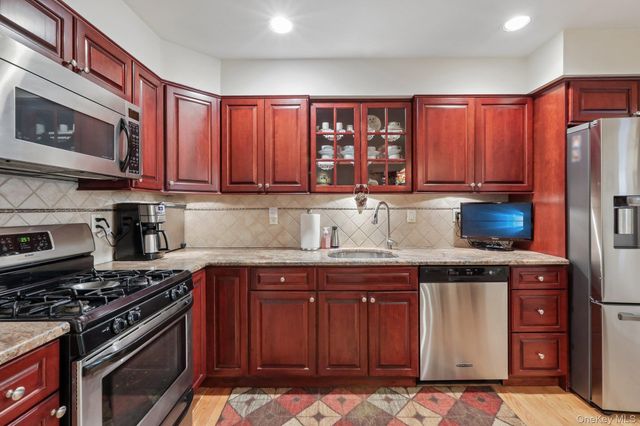 164-2 N Route 303 2, Congers, NY 10920