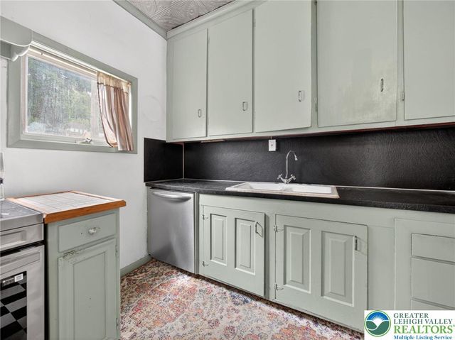 441 West Washington Street, Slatington Boro, PA 18080