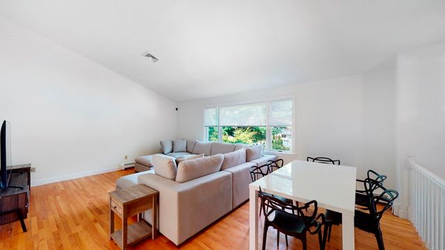 655 South St, Waltham, MA 02453